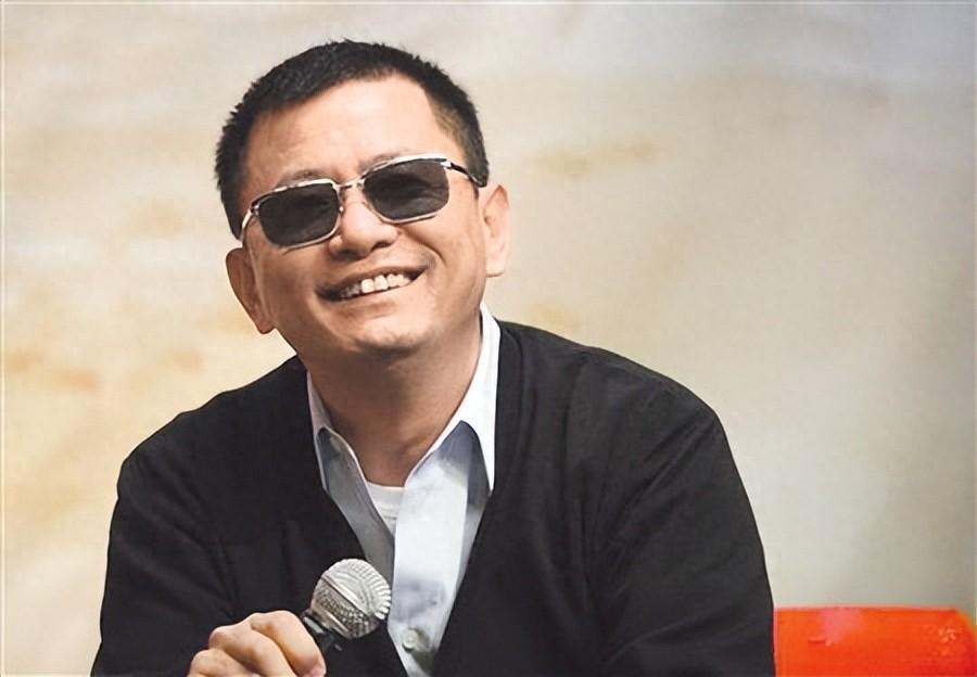 开云体育手机登录-陪玩陪睡不够！集体开嫖、舔手指、目无王法，阴暗面彻底藏不住了